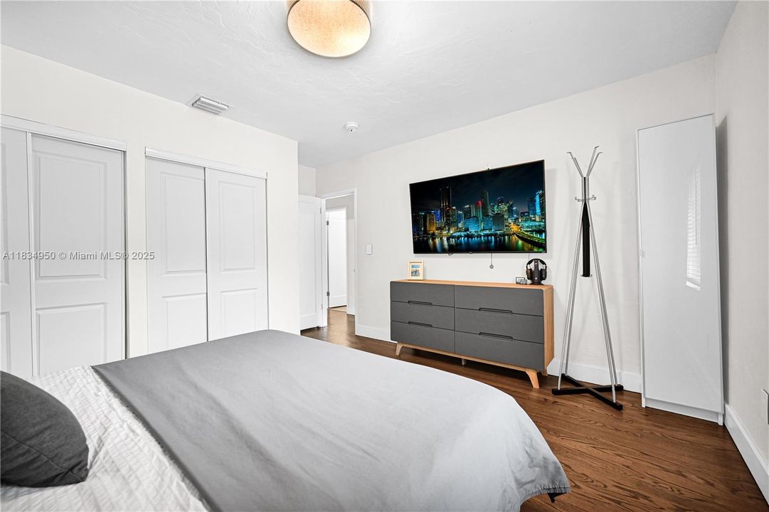 Activo con contrato: $775,000 (3 camas, 2 baños, 1315 Pies cuadrados)