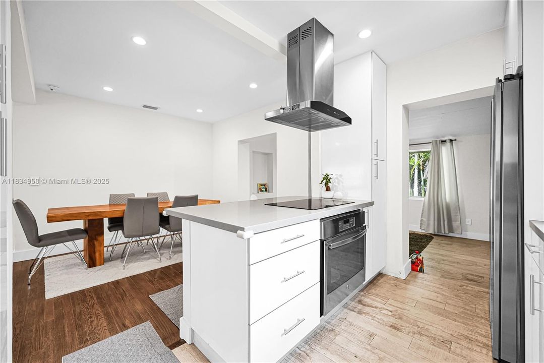 Activo con contrato: $775,000 (3 camas, 2 baños, 1315 Pies cuadrados)