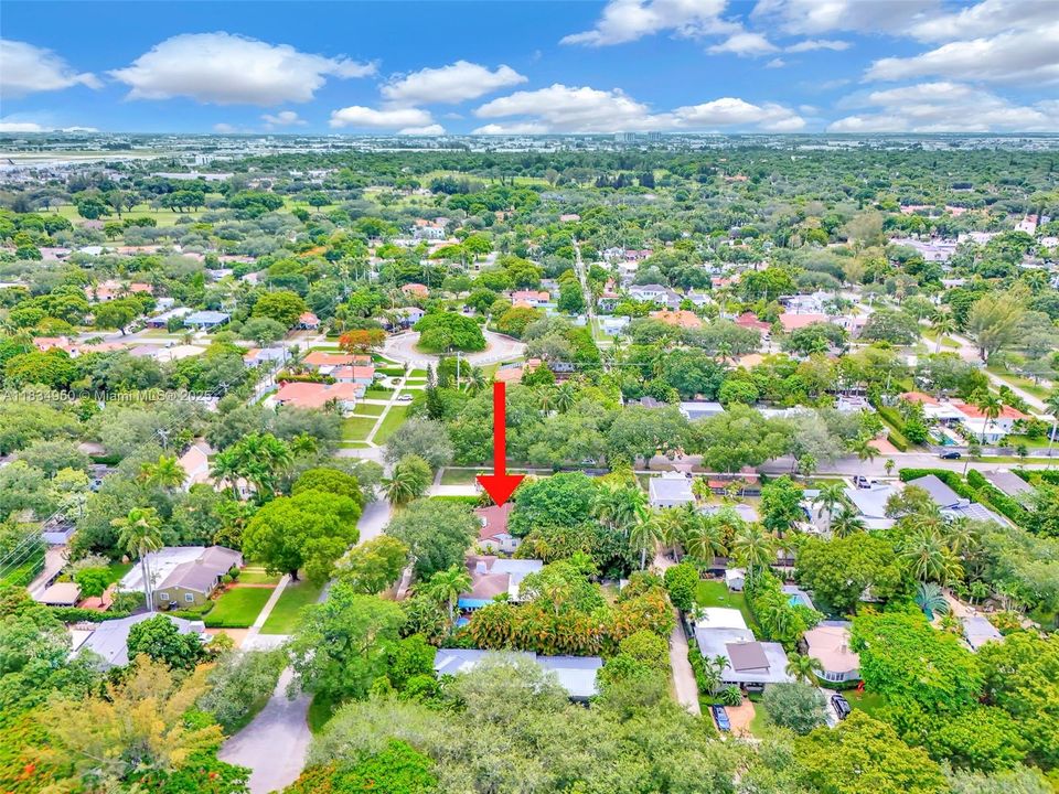 Activo con contrato: $775,000 (3 camas, 2 baños, 1315 Pies cuadrados)