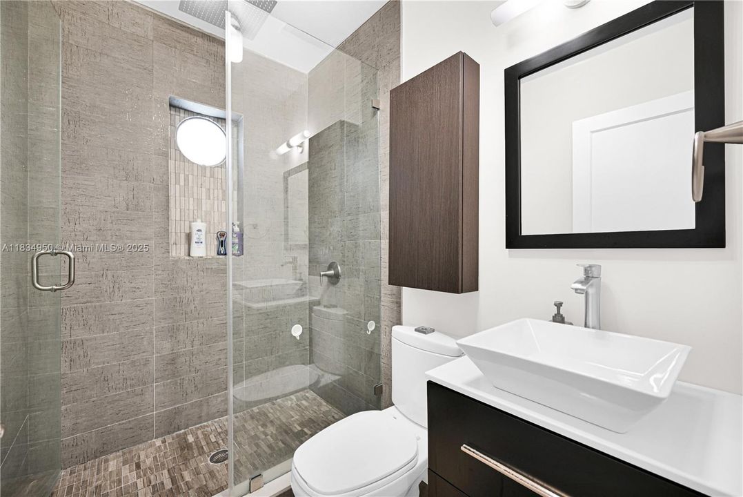 Activo con contrato: $775,000 (3 camas, 2 baños, 1315 Pies cuadrados)