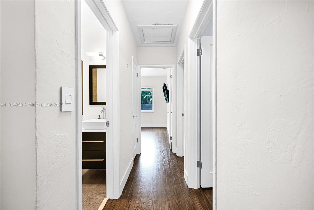 Activo con contrato: $775,000 (3 camas, 2 baños, 1315 Pies cuadrados)