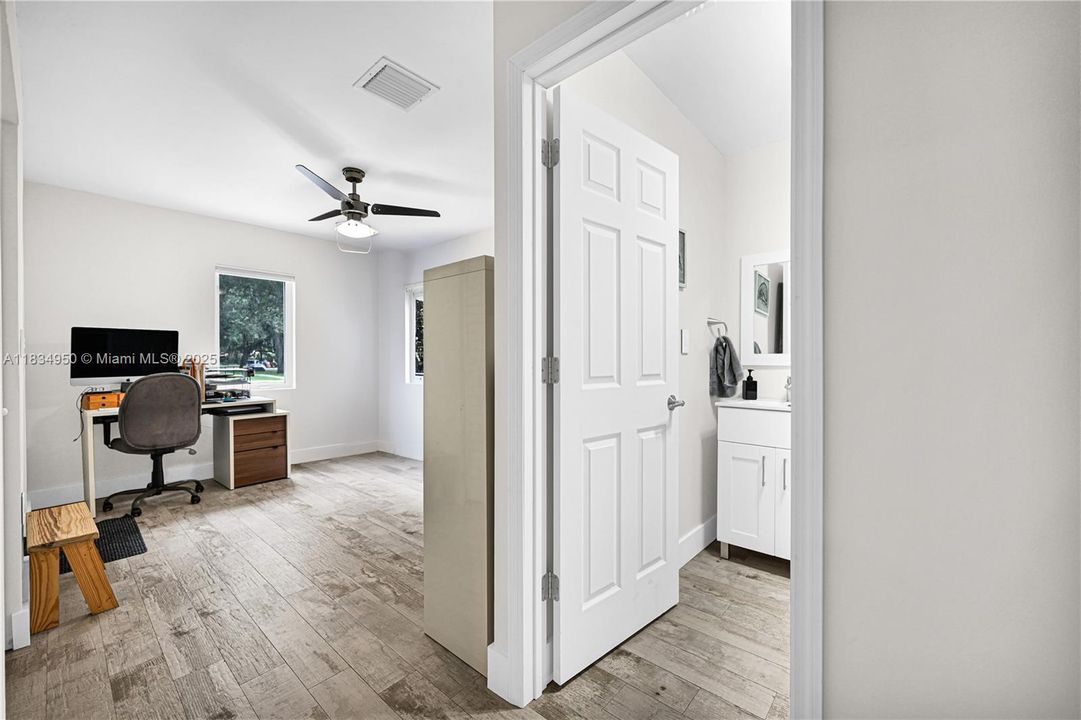 Activo con contrato: $775,000 (3 camas, 2 baños, 1315 Pies cuadrados)