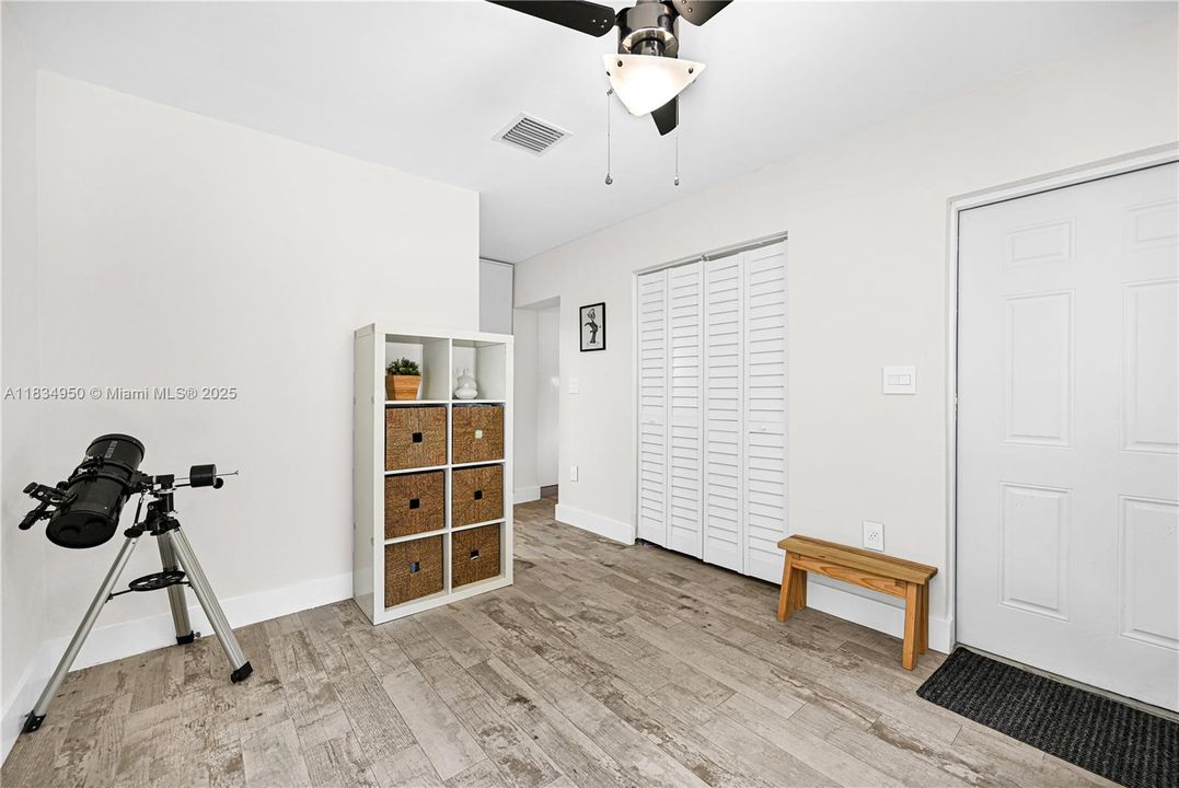 Activo con contrato: $775,000 (3 camas, 2 baños, 1315 Pies cuadrados)