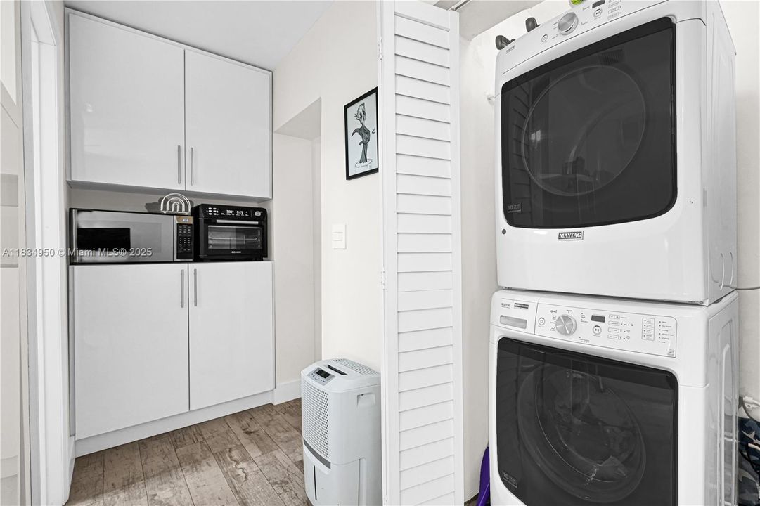 Activo con contrato: $775,000 (3 camas, 2 baños, 1315 Pies cuadrados)