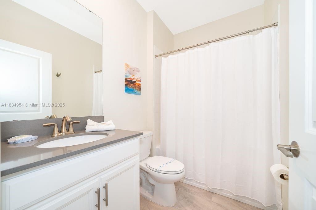 For Sale: $689,000 (5 beds, 5 baths, 0 Square Feet)