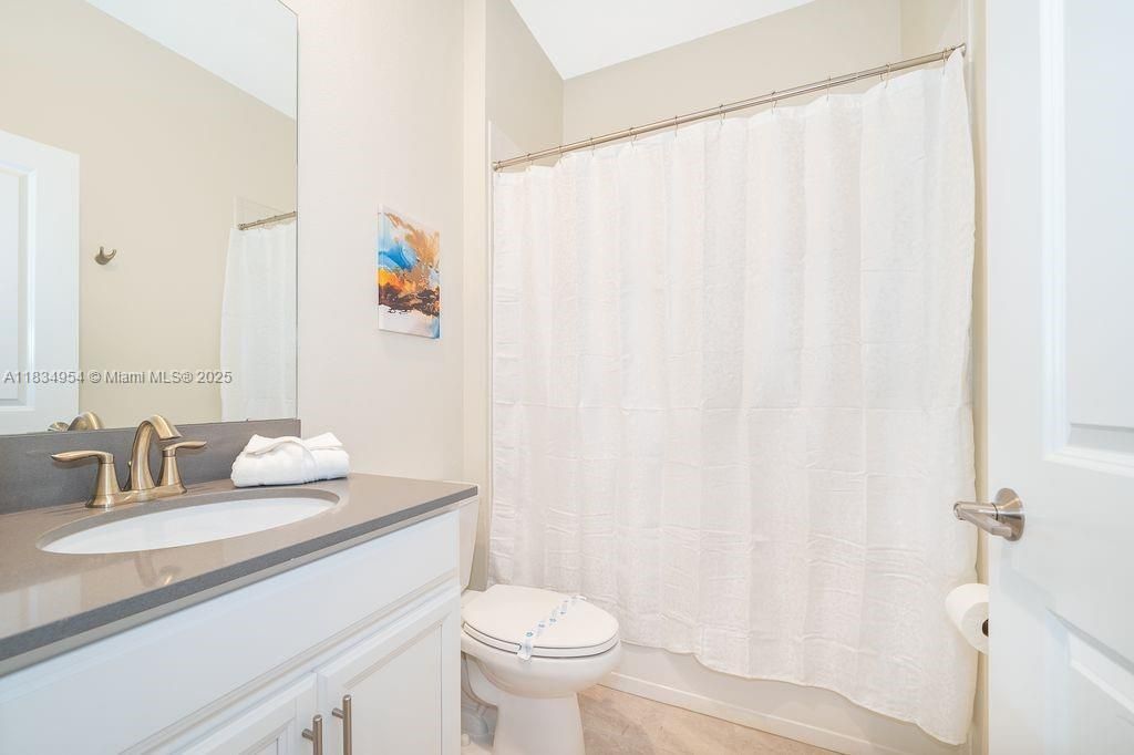 For Sale: $689,000 (5 beds, 5 baths, 0 Square Feet)