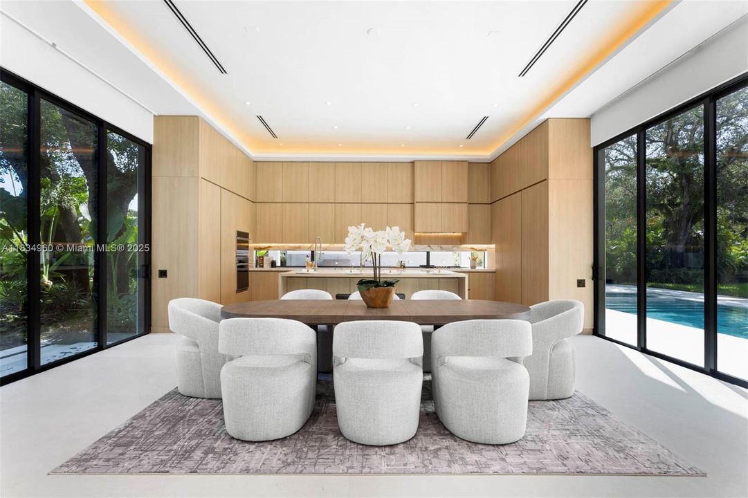 For Sale: $4,995,000 (7 beds, 6 baths, 5180 Square Feet)