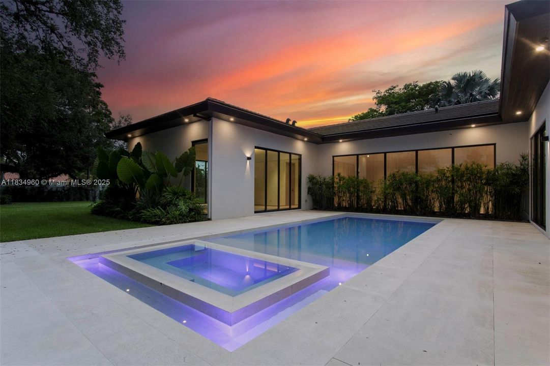 For Sale: $4,995,000 (7 beds, 6 baths, 5180 Square Feet)