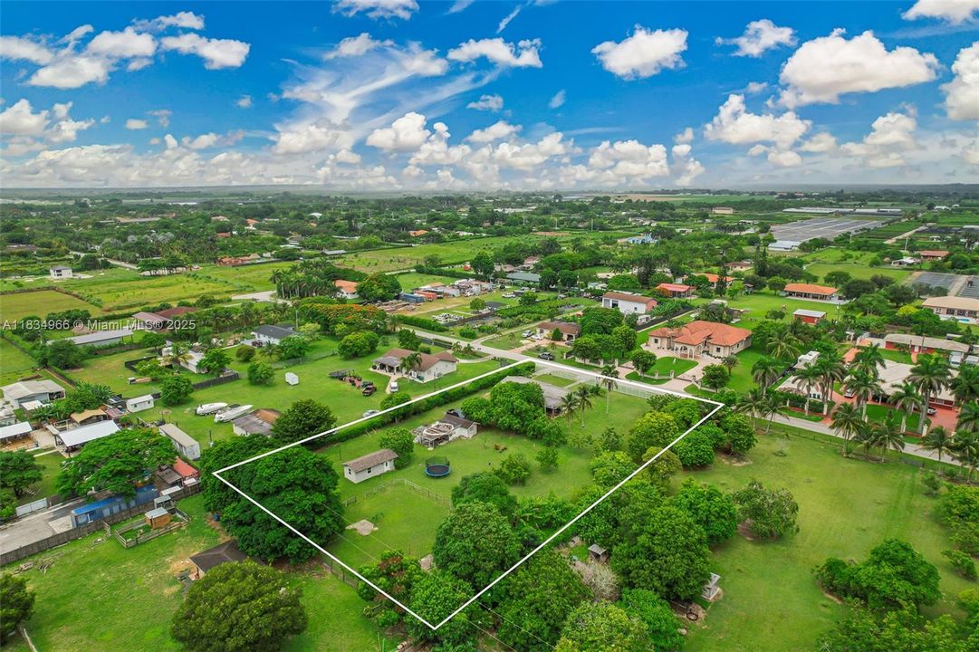 En Venta: $1,019,990 (3 camas, 2 baños, 1545 Pies cuadrados)