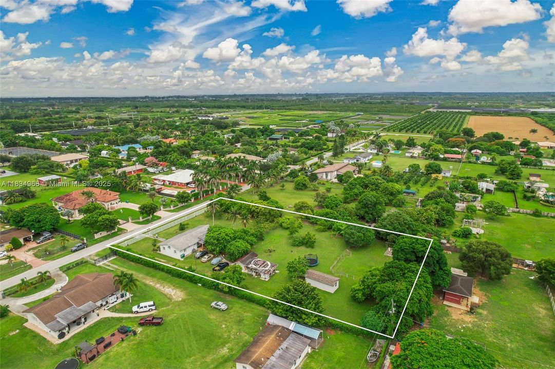 En Venta: $1,019,990 (3 camas, 2 baños, 1545 Pies cuadrados)