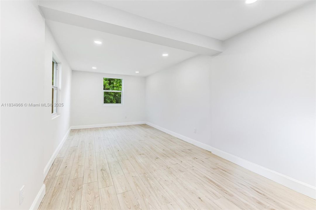 En Venta: $1,019,990 (3 camas, 2 baños, 1545 Pies cuadrados)