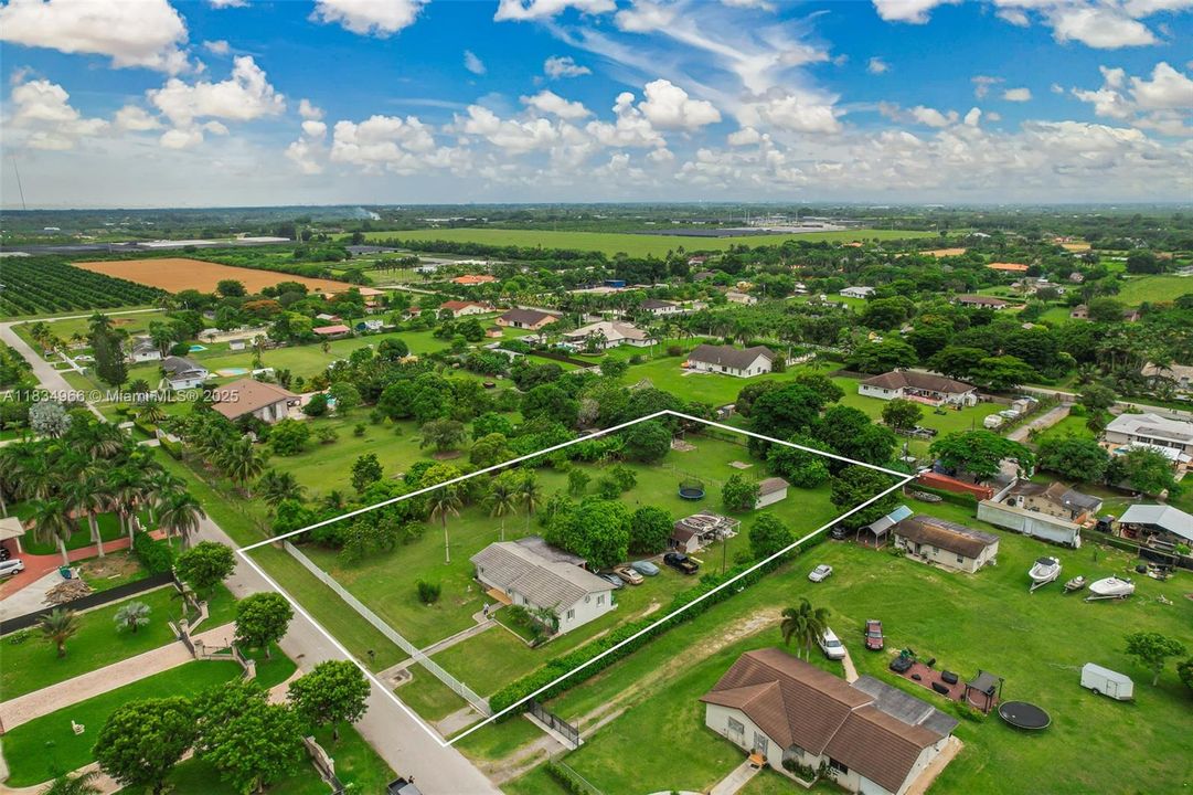 En Venta: $1,019,990 (3 camas, 2 baños, 1545 Pies cuadrados)