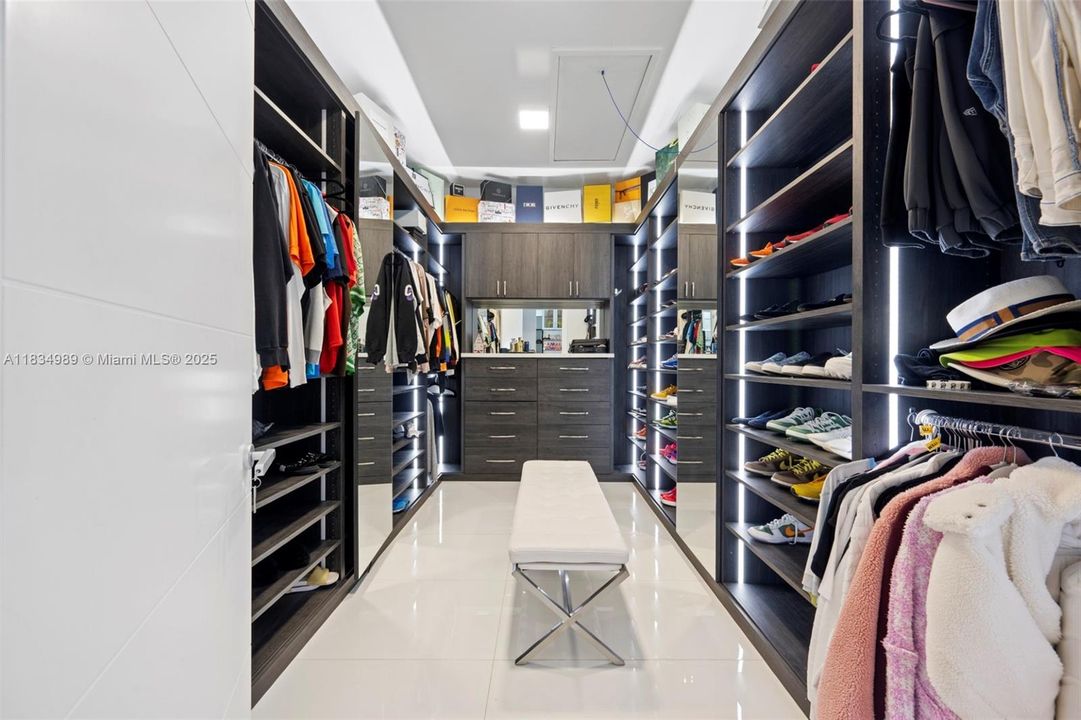 待售: $4,495,000 (6 贝兹, 6 浴室, 6756 平方英尺)