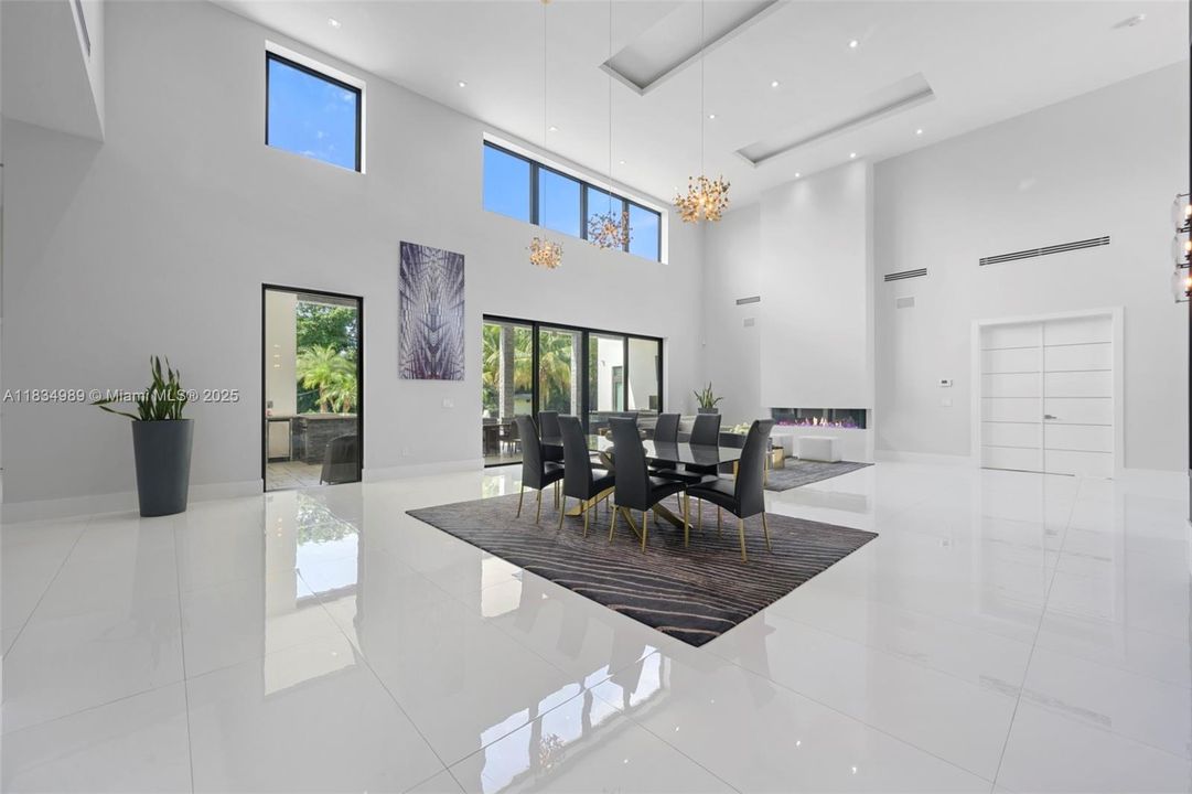 待售: $4,495,000 (6 贝兹, 6 浴室, 6756 平方英尺)