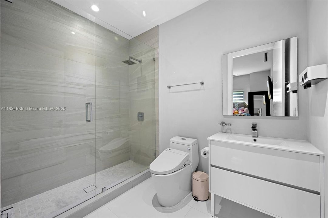 待售: $4,495,000 (6 贝兹, 6 浴室, 6756 平方英尺)