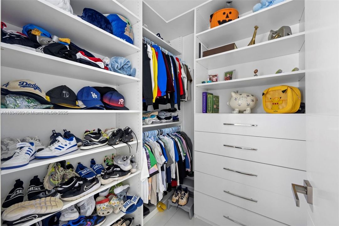 待售: $4,495,000 (6 贝兹, 6 浴室, 6756 平方英尺)