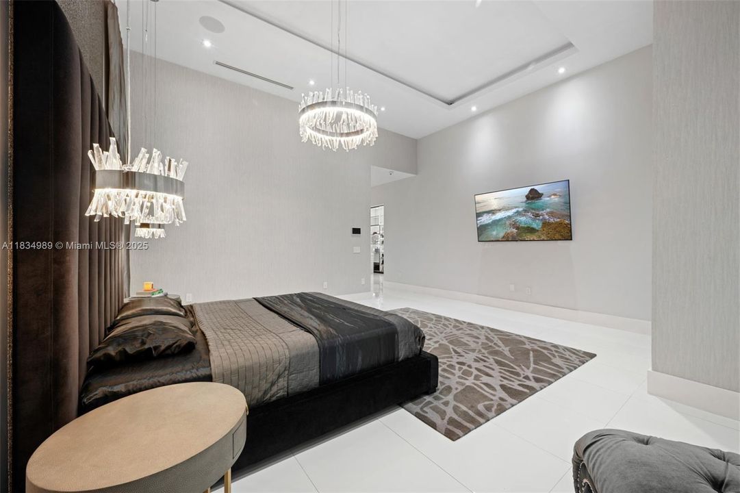 待售: $4,495,000 (6 贝兹, 6 浴室, 6756 平方英尺)