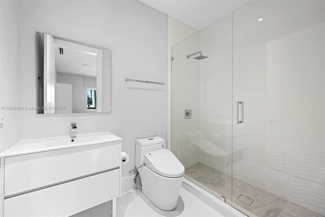 待售: $4,495,000 (6 贝兹, 6 浴室, 6756 平方英尺)