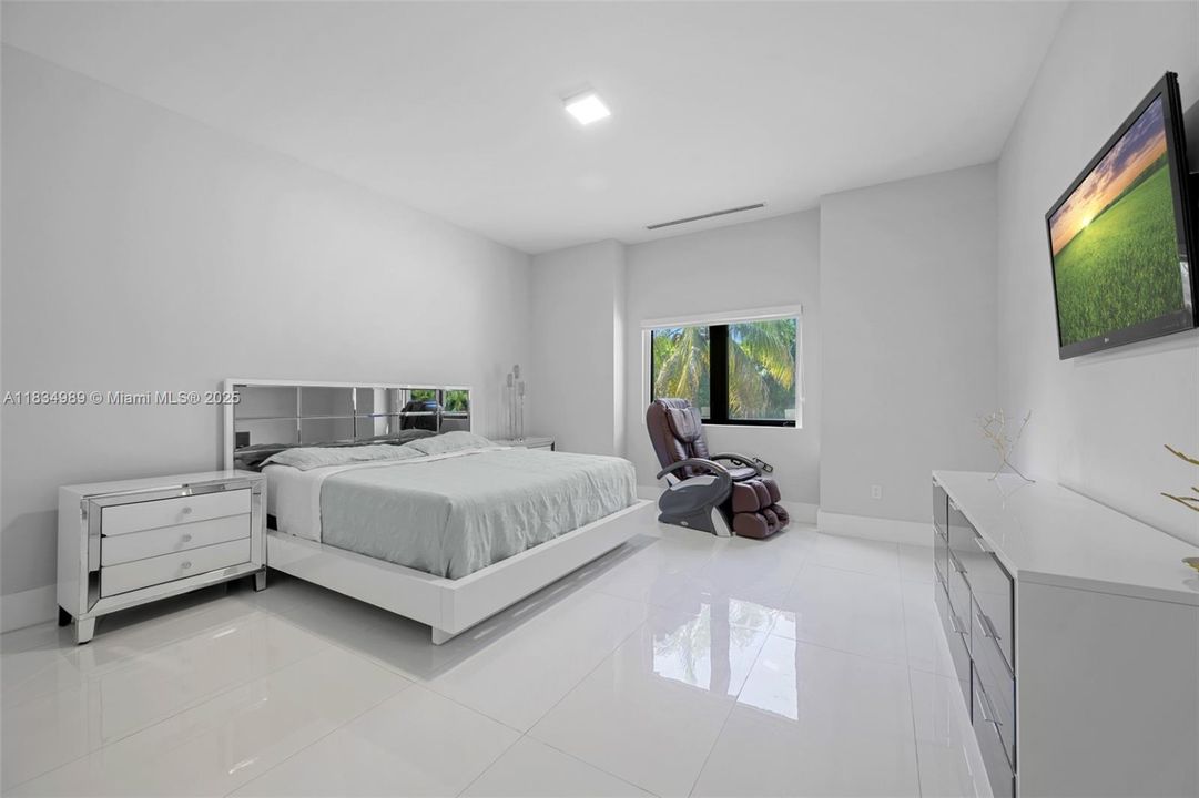 待售: $4,495,000 (6 贝兹, 6 浴室, 6756 平方英尺)