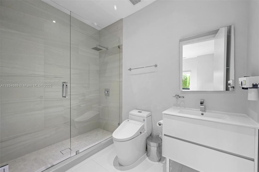 待售: $4,495,000 (6 贝兹, 6 浴室, 6756 平方英尺)