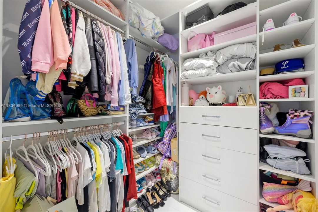 待售: $4,495,000 (6 贝兹, 6 浴室, 6756 平方英尺)