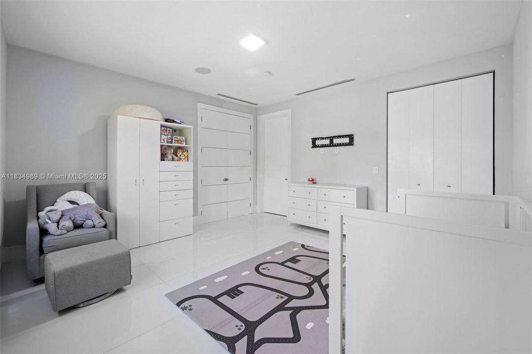 待售: $4,495,000 (6 贝兹, 6 浴室, 6756 平方英尺)