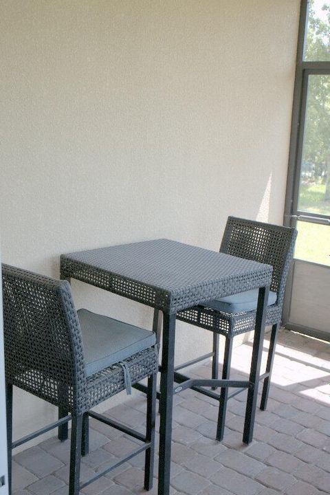 Lanai Table