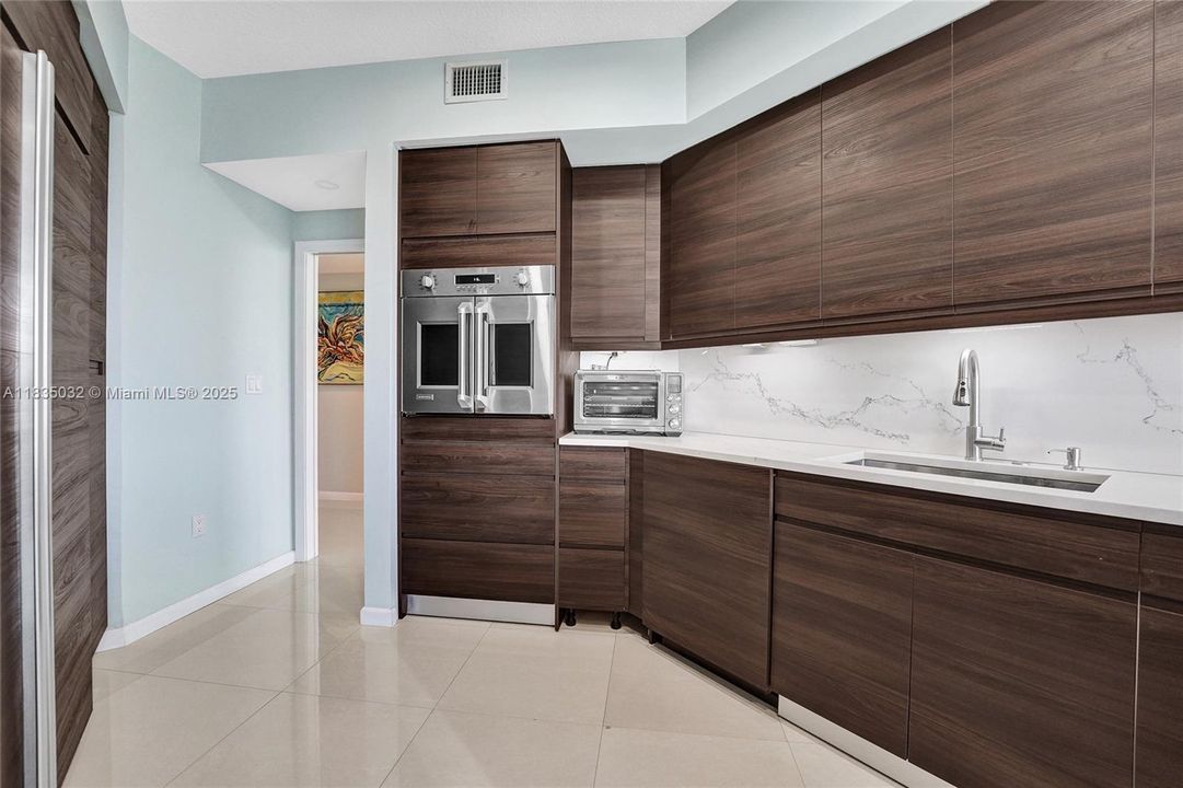 Impeccably designed kitchen!