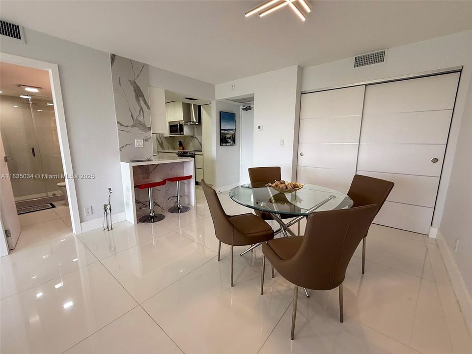 待售: $399,000 (2 贝兹, 2 浴室, 1157 平方英尺)