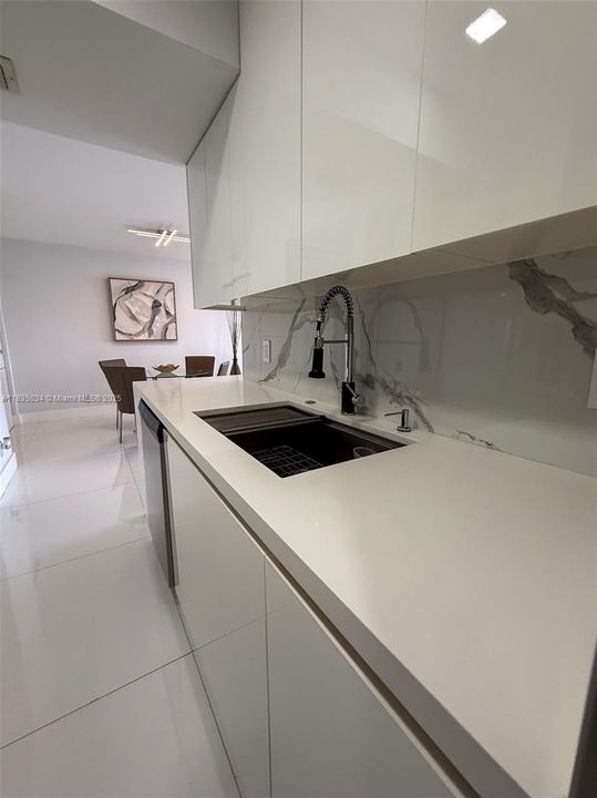 待售: $399,000 (2 贝兹, 2 浴室, 1157 平方英尺)