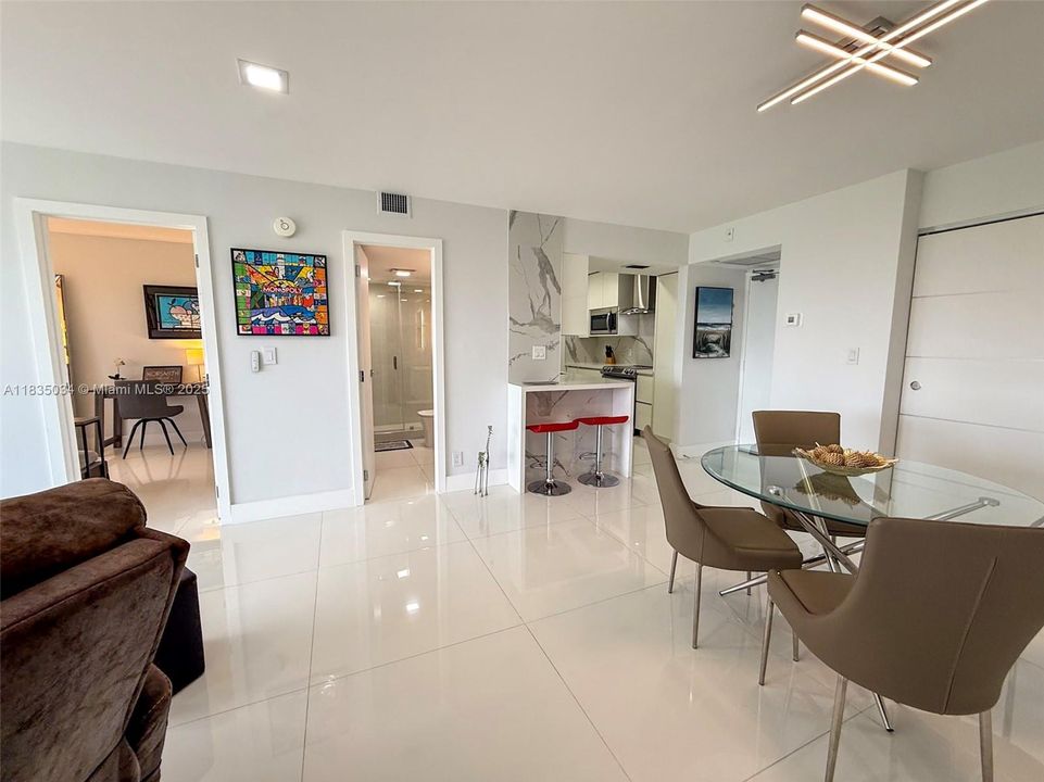 待售: $399,000 (2 贝兹, 2 浴室, 1157 平方英尺)