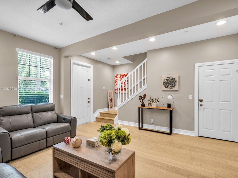 待售: $749,000 (3 贝兹, 3 浴室, 1880 平方英尺)