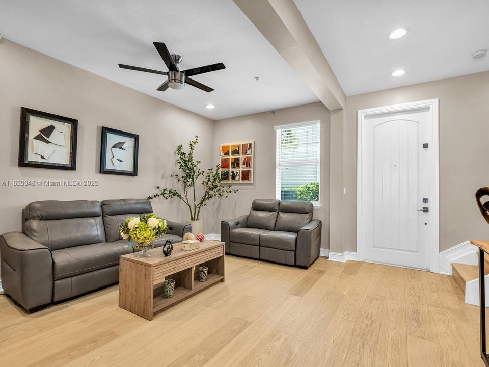 待售: $749,000 (3 贝兹, 3 浴室, 1880 平方英尺)