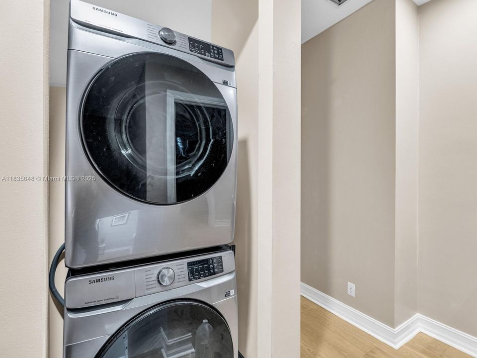 待售: $749,000 (3 贝兹, 3 浴室, 1880 平方英尺)