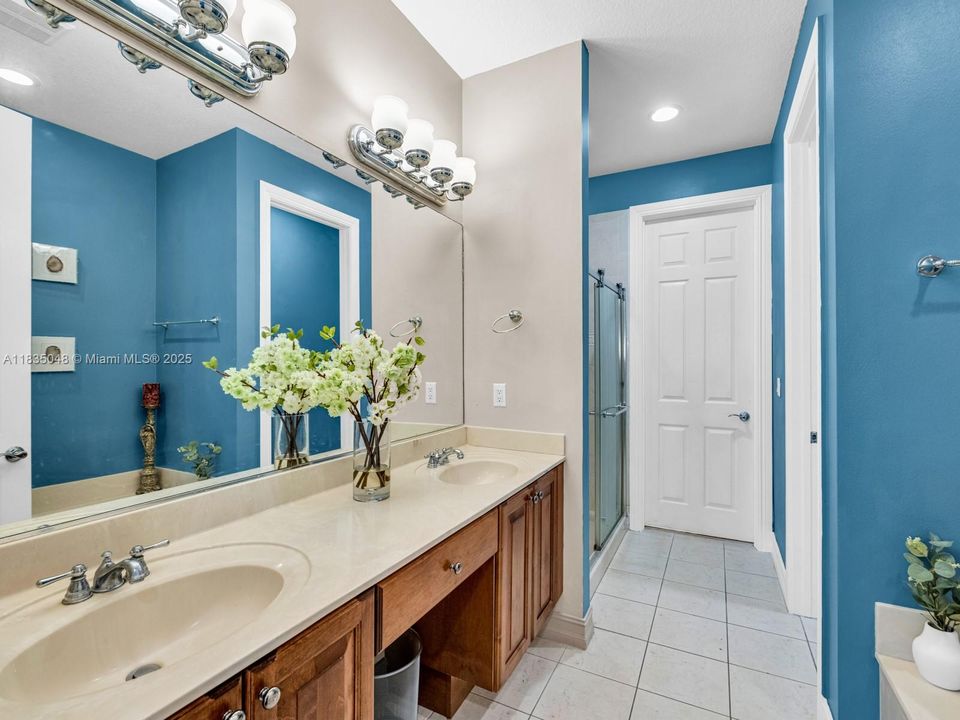 待售: $749,000 (3 贝兹, 3 浴室, 1880 平方英尺)