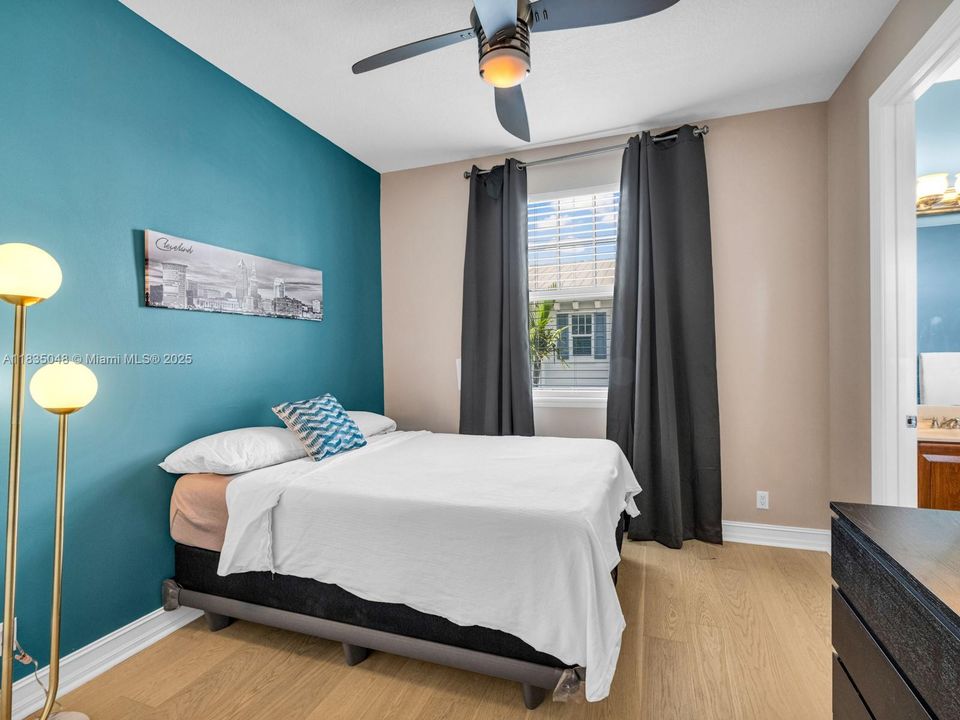 待售: $749,000 (3 贝兹, 3 浴室, 1880 平方英尺)