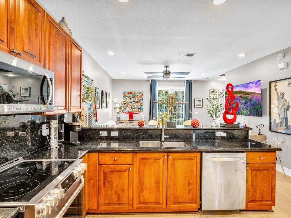 待售: $749,000 (3 贝兹, 3 浴室, 1880 平方英尺)