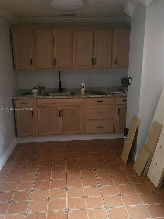 В аренду: $5,000 (6 спален, 3 ванн, 3000 Квадратных фут)