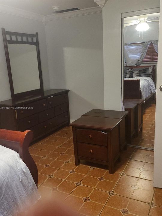 В аренду: $5,000 (6 спален, 3 ванн, 3000 Квадратных фут)