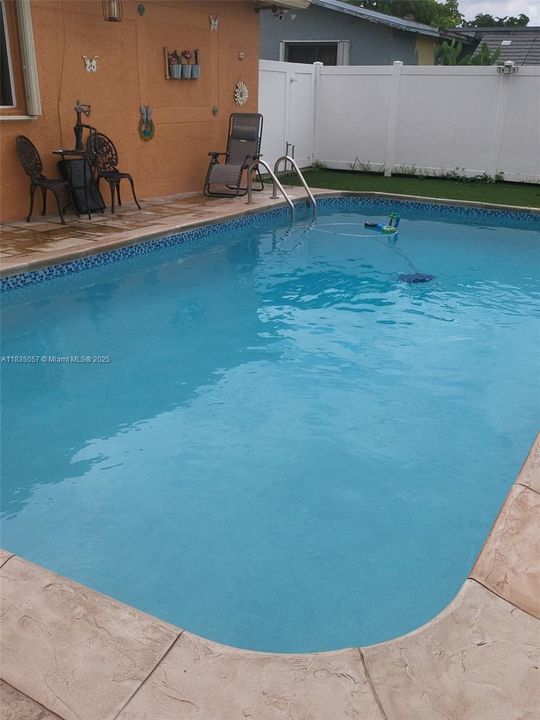 В аренду: $5,000 (6 спален, 3 ванн, 3000 Квадратных фут)