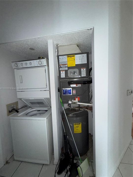 Activo con contrato: $177,000 (2 camas, 2 baños, 1215 Pies cuadrados)