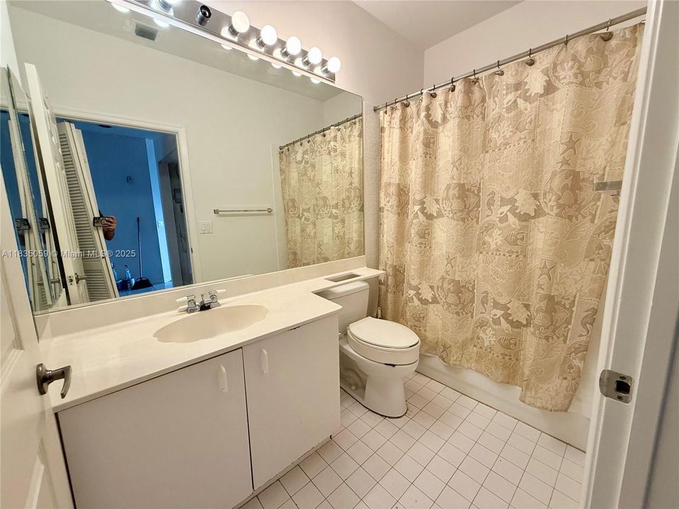 Activo con contrato: $177,000 (2 camas, 2 baños, 1215 Pies cuadrados)