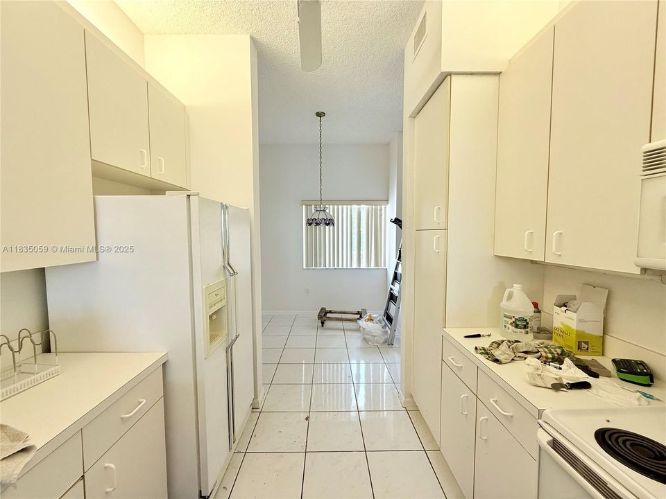 Activo con contrato: $177,000 (2 camas, 2 baños, 1215 Pies cuadrados)