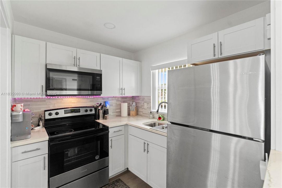 En Venta: $339,900 (2 camas, 1 baños, 875 Pies cuadrados)