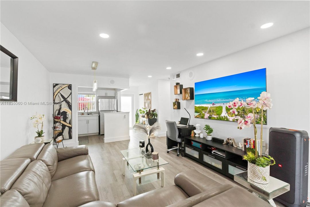 En Venta: $339,900 (2 camas, 1 baños, 875 Pies cuadrados)
