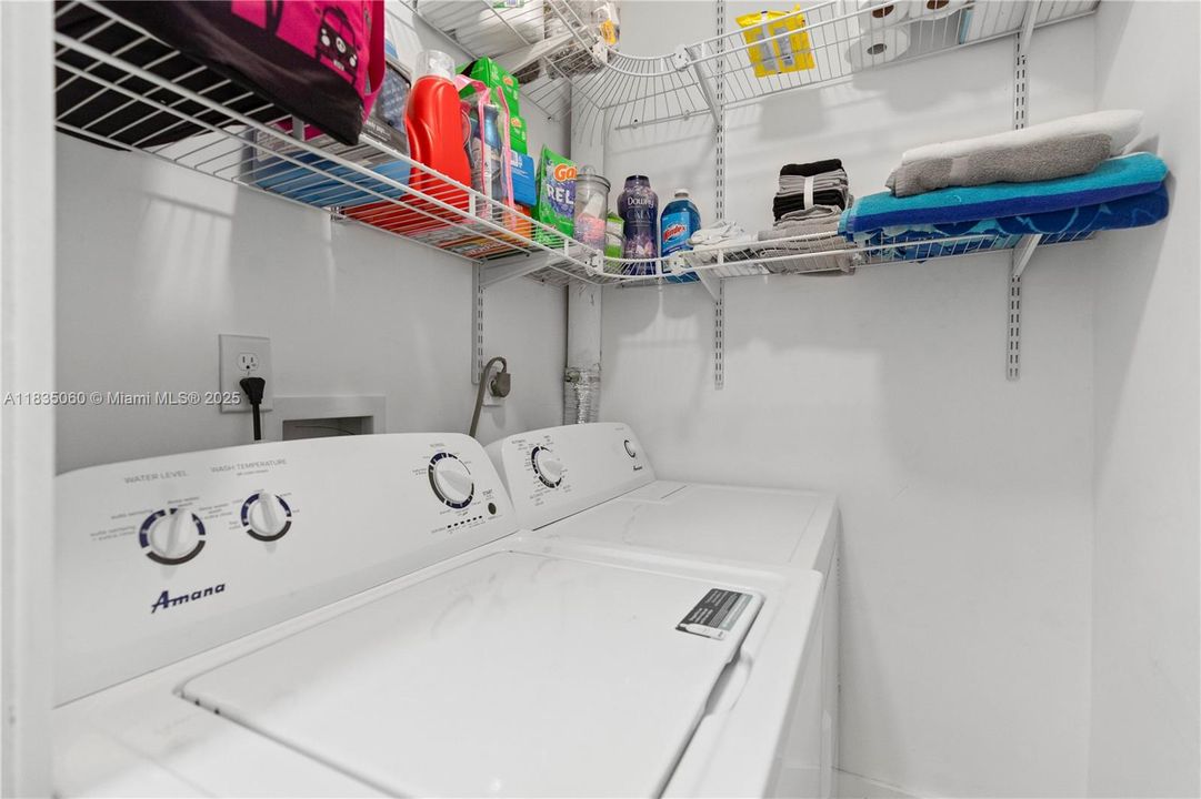 En Venta: $339,900 (2 camas, 1 baños, 875 Pies cuadrados)