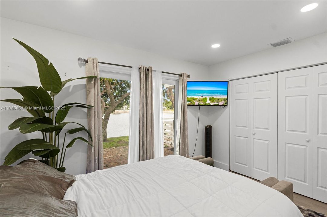 En Venta: $339,900 (2 camas, 1 baños, 875 Pies cuadrados)