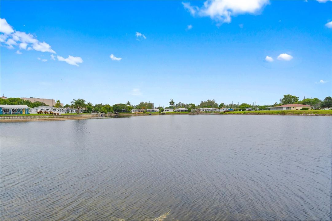 En Venta: $339,900 (2 camas, 1 baños, 875 Pies cuadrados)
