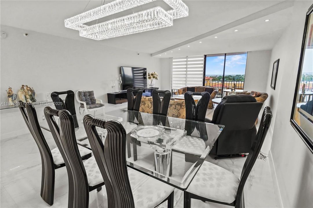 For Sale: $850,000 (1 beds, 2 baths, 1200 Square Feet)