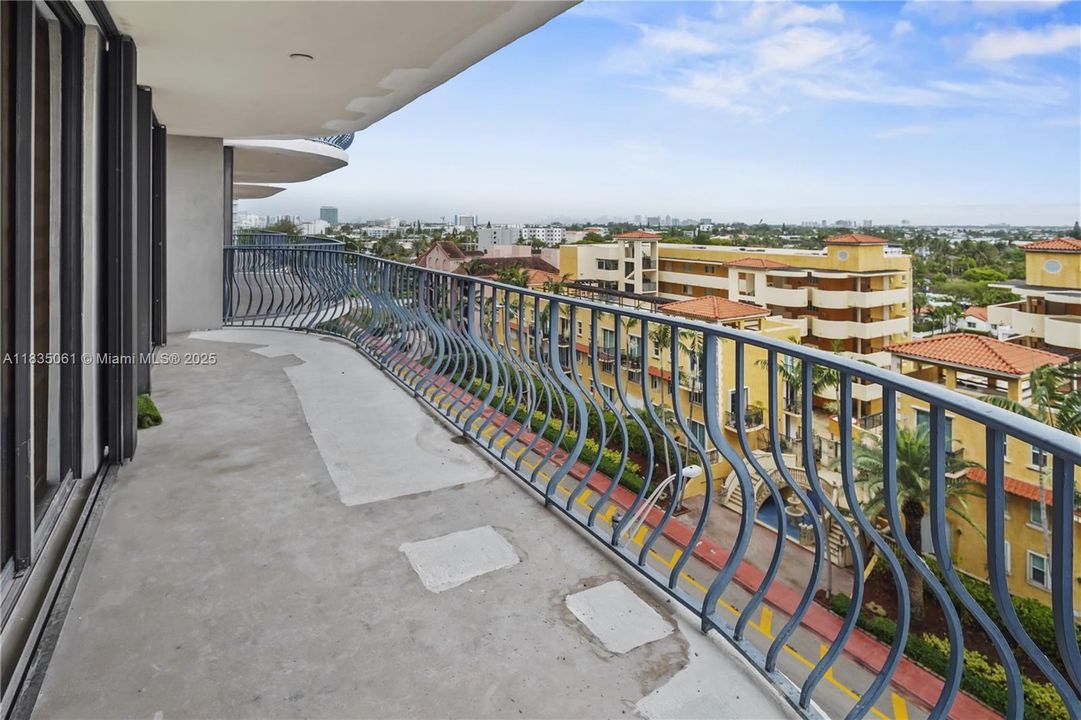 For Sale: $850,000 (1 beds, 2 baths, 1200 Square Feet)